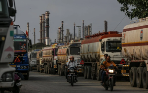 Châu Á lo ngại về nguồn cung dầu khi xung đột Israel - Hamas lan rộng sang Trung Đông