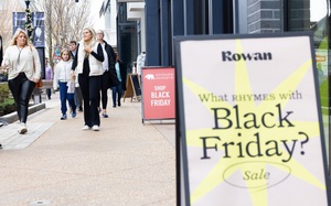 Nỗi lo lạm phát 'phủ bóng' triển vọng lễ mua sắm Black Friday ở Mỹ