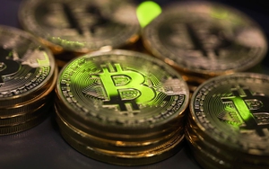 Bitcoin vượt ngưỡng 25.000 USD