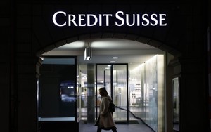 Khủng hoảng 'gõ cửa' Credit Suisse, chuyện gì đang xảy ra?