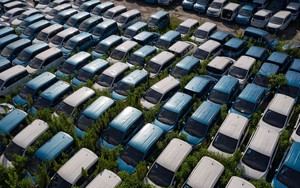 Cận cảnh 'nghĩa địa' xe điện khổng lồ ở Trung Quốc