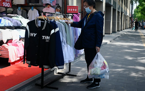 Sức mua quá yếu, giảm phát đè nặng kinh tế Trung Quốc