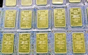 Agribank tăng điểm bán vàng miếng cho người dân