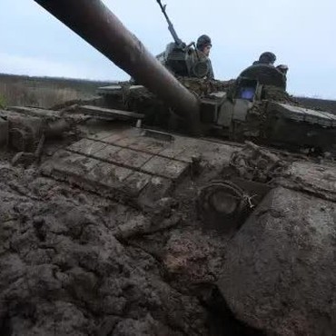 Chiến hào, bùn lầy và chết chóc: Chiến trường Ukraina trông giống như trong Thế chiến thứ nhất