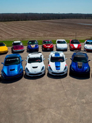 Lác mắt với bộ sưu tập siêu xe khổng lồ 18 chiếc Corvette Pace 500 Indy rao bán tại Mecum