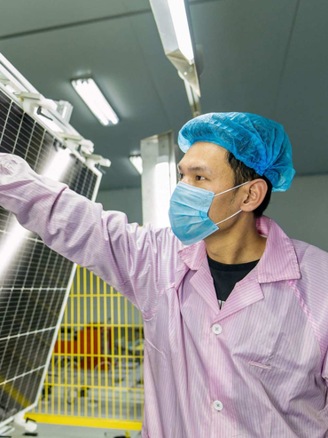 Sóng nhiệt Trung Quốc tác động vào chuỗi cung ứng pin lithium và tấm pin mặt trời ra sao?