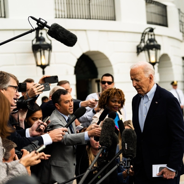 Dầu thô Mỹ tăng vọt khi ông Biden bình luận về khả năng Israel trả đũa Iran 