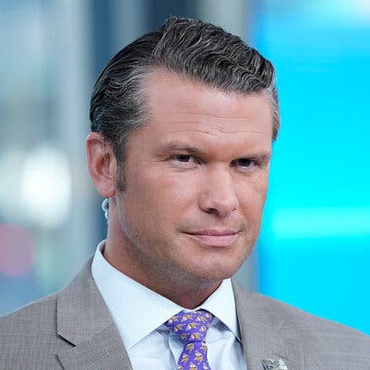 Từ người dẫn chương trình Fox News, Pete Hegseth thành ứng cử viên Bộ trưởng Quốc phòng Mỹ như thế nào?