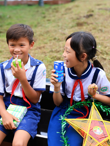 Vinamilk cùng trẻ em vùng khó khăn vui đón trung thu