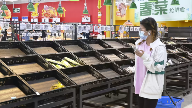 Giá lương thực Trung Quốc tăng cao do chính sách 'zero-COVID' gây ra lạm phát - Ảnh 1.