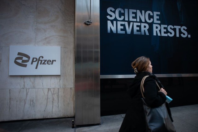 Doanh thu của Pfizer tăng 77% nhờ doanh số bán vaccine COVID-19 - Ảnh 1.