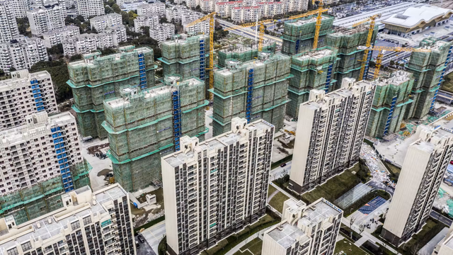 Các nhà phát triển bất động sản Trung Quốc hy vọng vào sự thay đổi chính sách mới - Ảnh 1.