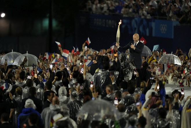 Lễ khai mạc Olympic Paris 2024: Ấn tượng và đặc sắc bất chấp trời mưa- Ảnh 10.