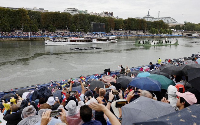 Lễ khai mạc Olympic Paris 2024: Ấn tượng và đặc sắc bất chấp trời mưa- Ảnh 26.