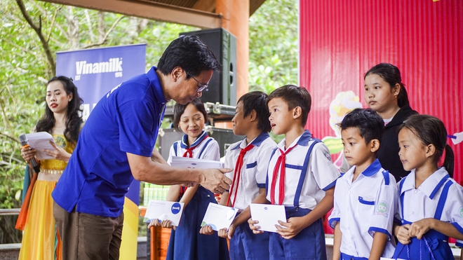 Vinamilk cùng trẻ em vùng khó khăn vui đón trung thu- Ảnh 12.