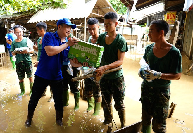 Hỗ trợ người dân khắc phục hậu quả sau bão lũ, khôi phục cuộc sống- Ảnh 22.