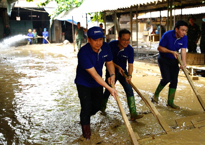 Hỗ trợ người dân khắc phục hậu quả sau bão lũ, khôi phục cuộc sống- Ảnh 24.