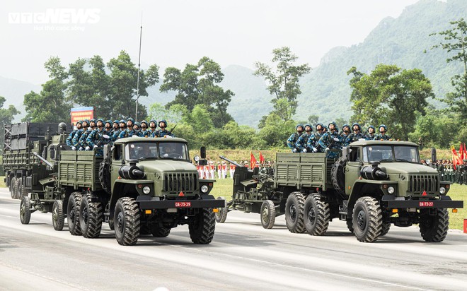 ‘Chiến binh thép’ chống khủng bố lần đầu hợp luyện diễu binh mừng Quốc khánh 2/9- Ảnh 17.