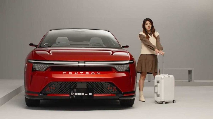 Foxconn mong chờ được sản xuất ô tô điện cho Tesla - Ảnh 2.