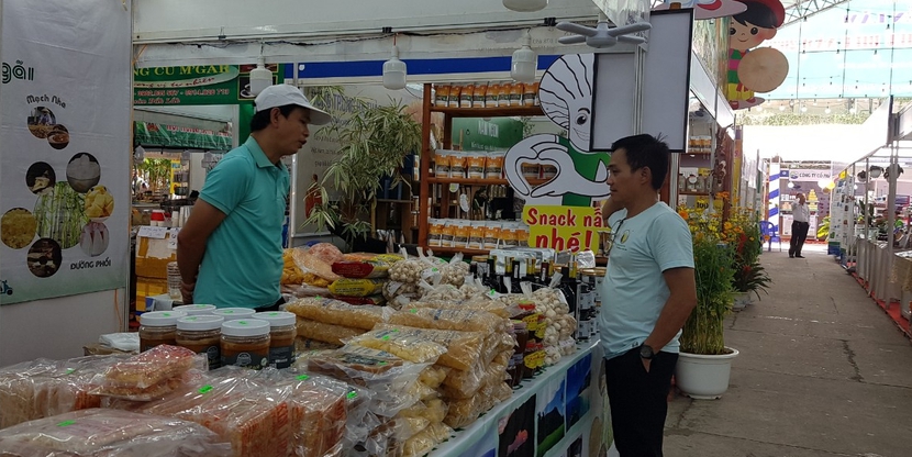 Khai mạc hội chợ, triển lãm sản phẩm nông nghiệp tiêu biểu lần II năm 2022 - Ảnh 1.