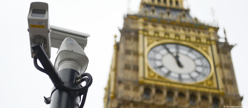 Chính phủ Anh kêu gọi hạn chế sử dụng camera do Trung Quốc sản xuất - Ảnh 1.