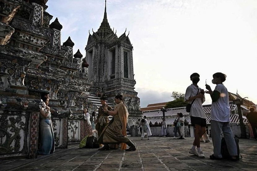 Thái Lan dự kiến sẽ đón 10 triệu du khách trong năm nay - Ảnh 1.