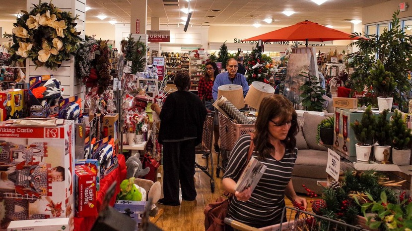 Người Mỹ vẫn duy trì đà mua sắm trong dịp Giáng sinh bất chấp lạm phát

 - Ảnh 1.