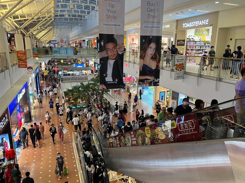 Quỹ tín thác đầu tư bất động sản lớn nhất châu Á mua trung tâm mua sắm Singapore với giá 1,6 tỷ USD - Ảnh 1.