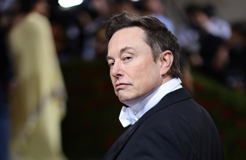 Tỷ phú Elon Musk mất danh hiệu người giàu nhất thế giới - Ảnh 1.