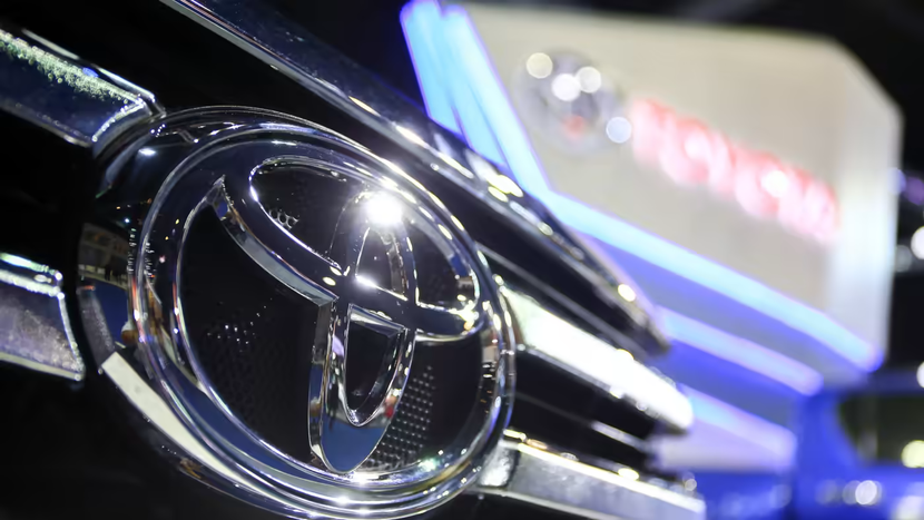 Toyota có kế hoạch cắt giảm sản xuất toàn cầu 100.000 xe vào tháng 6 - Ảnh 1.