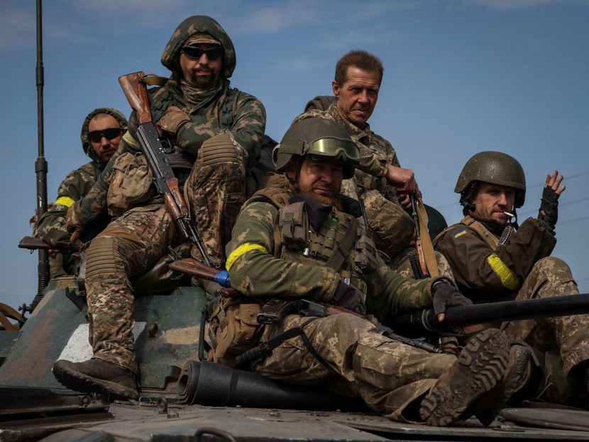 Nga yêu cầu Ukraina hạ vũ khí trong trận chiến Sievierodonetsk  - Ảnh 1.