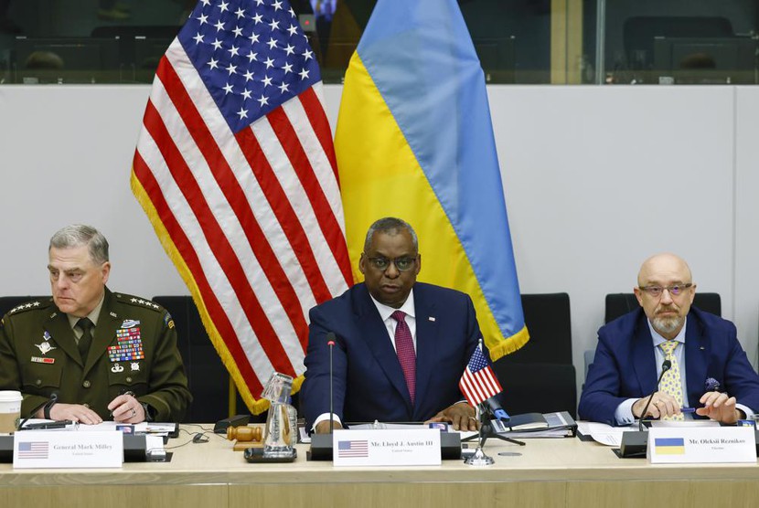 Mỹ công bố thêm gói viện trợ 1 tỷ USD cho Ukraina - Ảnh 1.