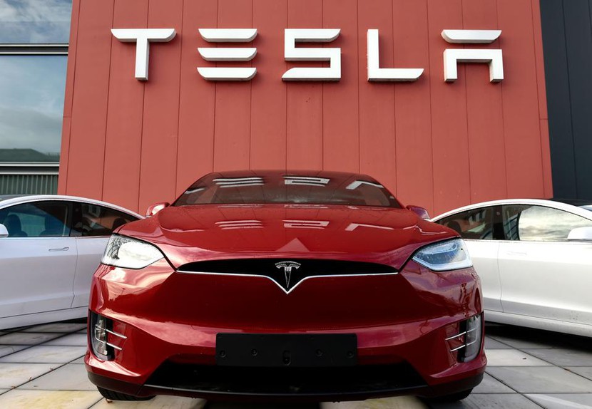 Cổ phiếu Tesla giảm hơn 9% do Elon Musk có kế hoạch cắt giảm lao động - Ảnh 1.