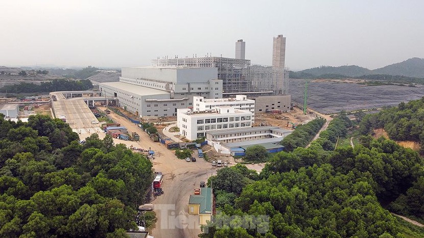 Cận cảnh nhà máy điện rác lớn nhất Việt Nam - Ảnh 2.