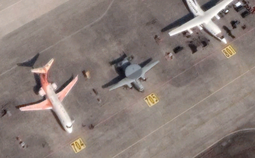Trung Quốc đẩy mạnh phát triển máy bay chiến đấu cho tàu sân bay - Ảnh 2.