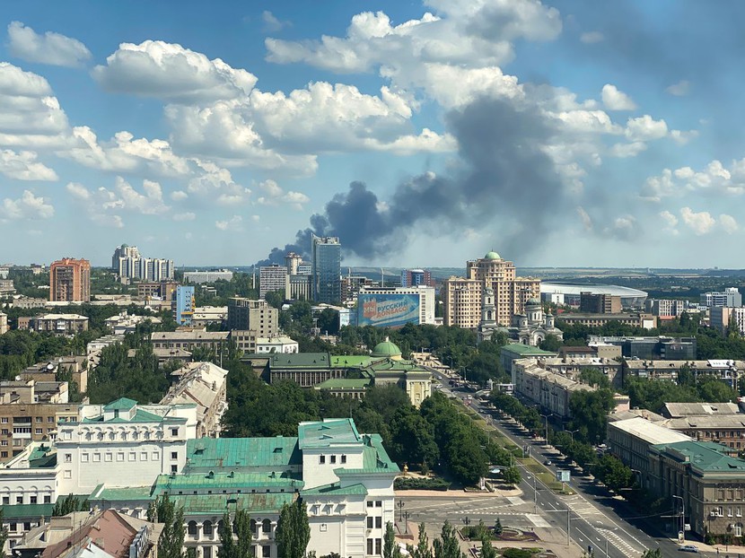 Sau khi chiếm Luhansk, Nga dồn dập tấn công khu vực Donetsk - Ảnh 1.