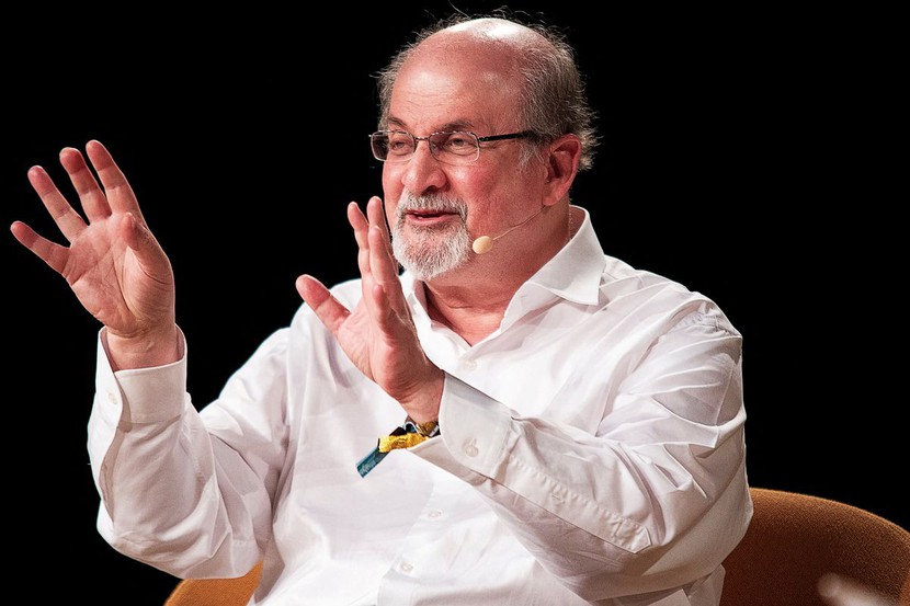 Tiểu thuyết gia Salman Rushdie bị đâm vào cổ ở New York  - Ảnh 3.