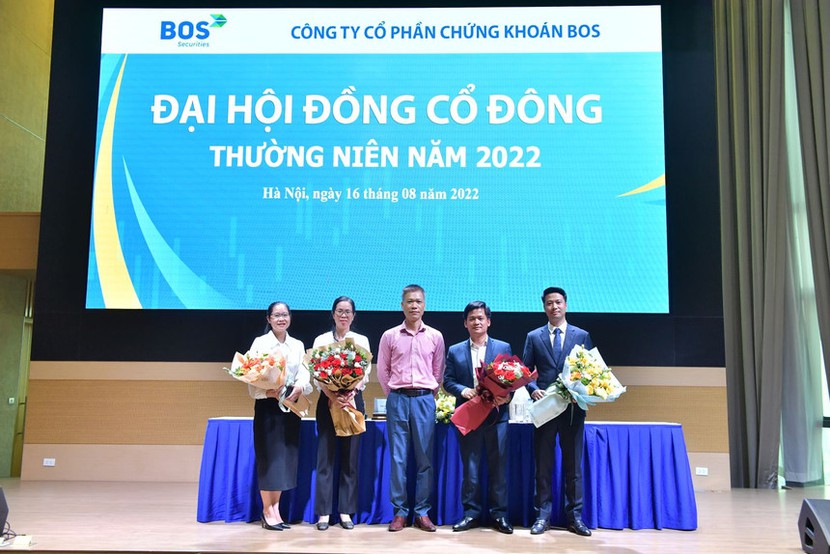 Ông Trịnh Văn Quyết bị bắt, công ty chứng khoán BOS thay dàn lãnh đạo mới - Ảnh 1.