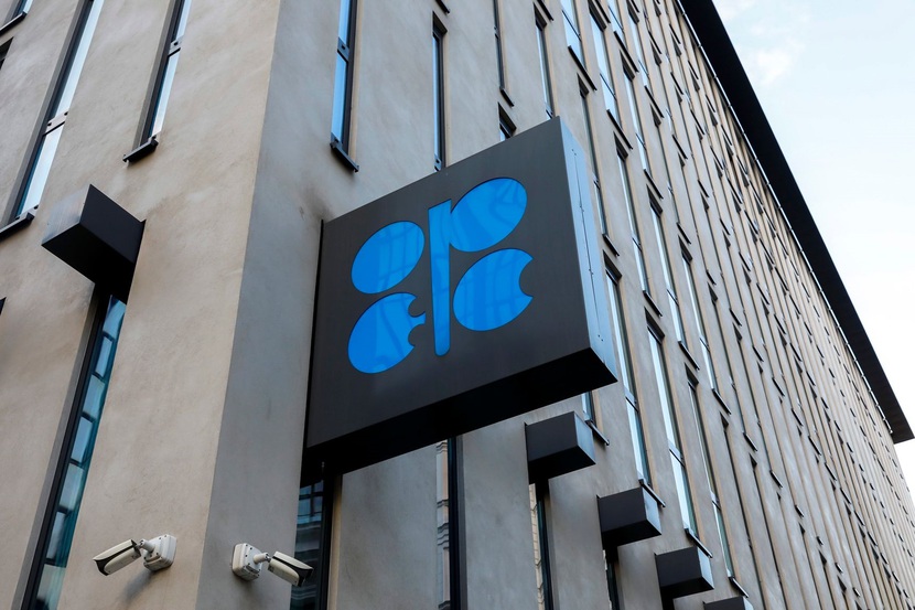 OPEC+ xem xét tăng sản lượng dầu mỏ ở mức 'khiêm tốn', sản lượng đóng băng - Ảnh 1.