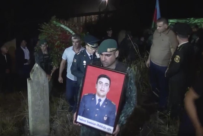 Armenia và Azerbaijan đồng ý ngừng bắn sau 2 ngày giao tranh làm hơn 150 người thiệt mạng - Ảnh 2.