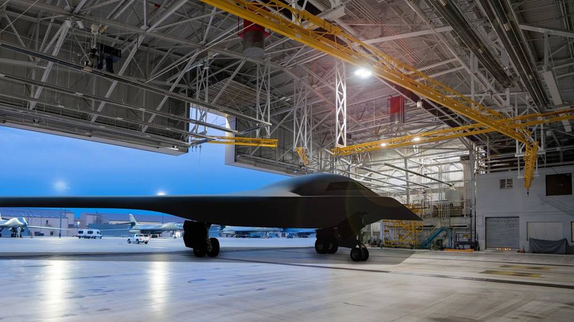 Không quân Mỹ sắp ra mắt máy bay ném bom tàng hình thế hệ mới - Ảnh 1.