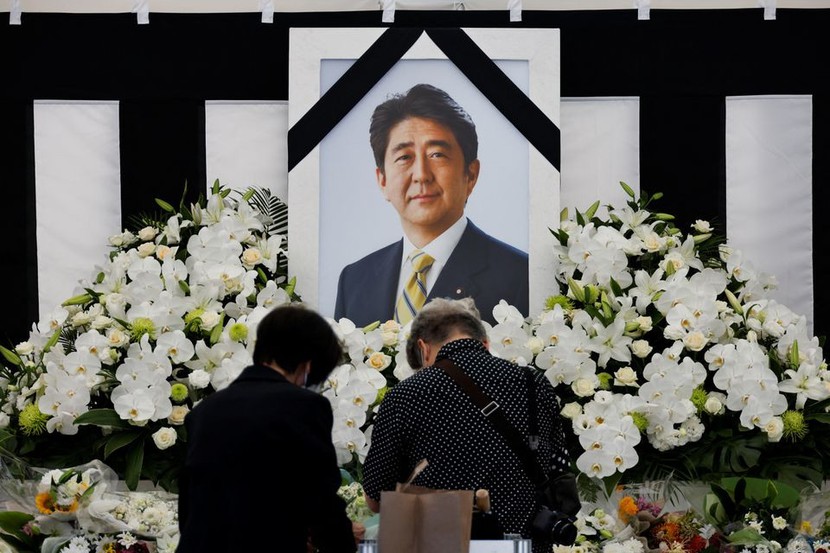 Nhật Bản tổ chức quốc tang cho ông Shinzo Abe - Ảnh 1.
