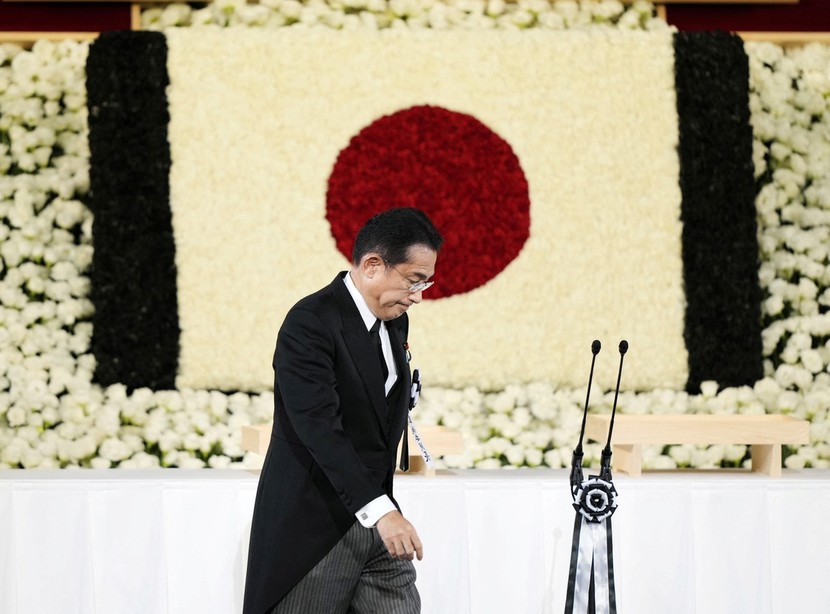 Nhật Bản tổ chức quốc tang cho ông Shinzo Abe - Ảnh 9.