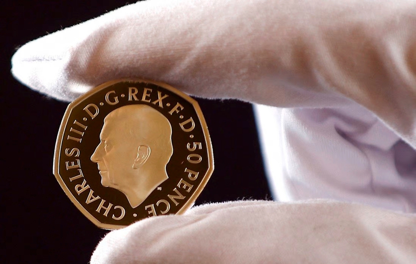 Xưởng đúc tiền Hoàng gia của Anh tiết lộ chân dung Vua Charles III trên tiền xu mới - Ảnh 1.