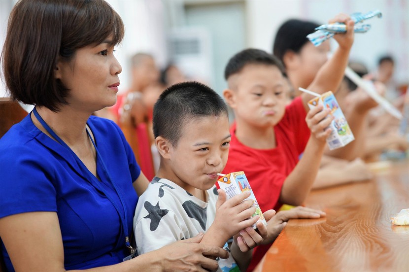 Thêm một mùa Trung thu ấm áp trong hành trình 15 năm của Quỹ sữa Vươn cao Việt Nam - Ảnh 3.