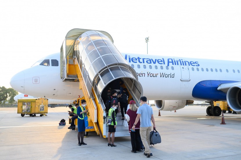 Vietravel Airlines mở dịch vụ vận tải hàng không - Ảnh 1.