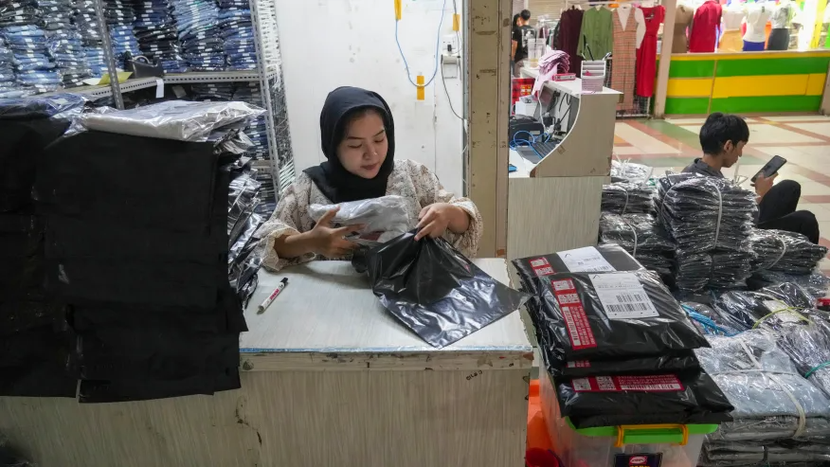 Indonesia cấm bán hàng trên mạng xã hội: Các nhà bán lẻ phản ứng ra sao? - Ảnh 3.