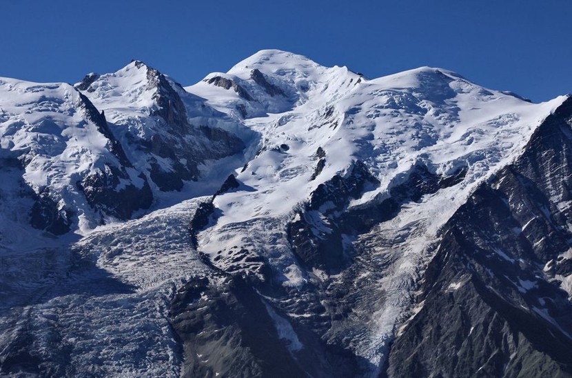 Mont Blanc - ngọn núi cao nhất dãy Alps giảm độ cao  - Ảnh 1.