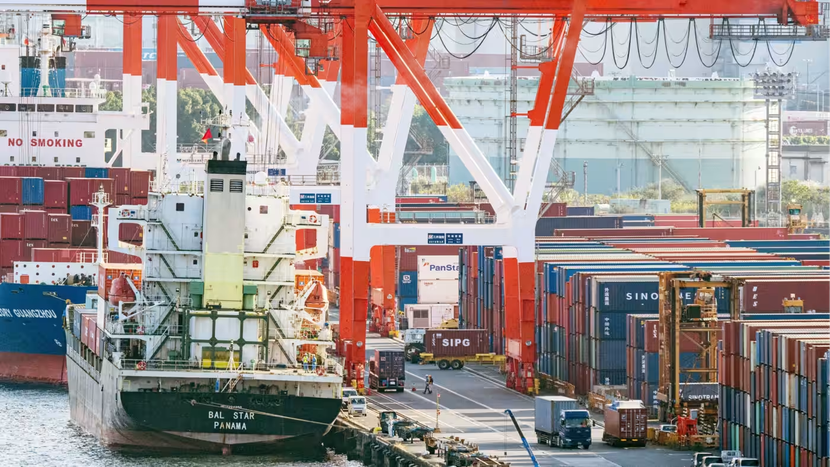 GDP Nhật Bản tăng 0,2% trong tháng 9 nhờ xuất khẩu phục hồ - Ảnh 1.