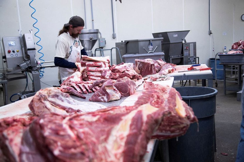 Mỹ giảm xuất khẩu thịt bò, siết chặt công ty thực phẩm - Ảnh 1.